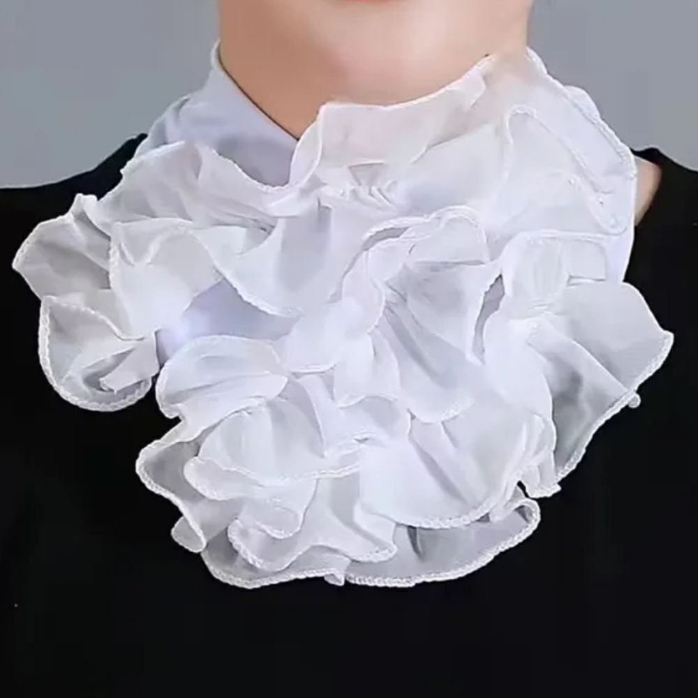 Nwot Neck Ruffle - One Size